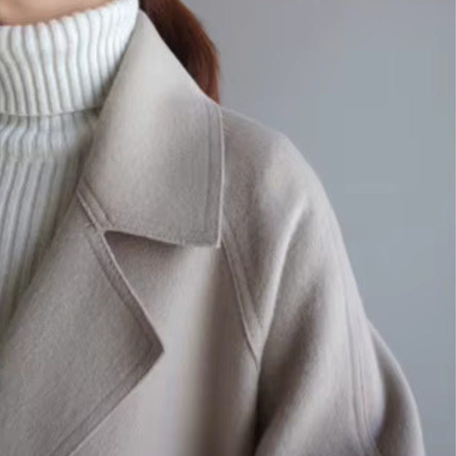 GRACE | Cappotto Elegante con Vita Strutturata da Donna