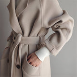 GRACE | Cappotto Elegante con Vita Strutturata da Donna