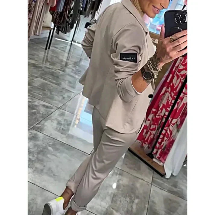 Savannah - Completo sob medida con uma giacca morbida e pantaloni di corrida confortevoli