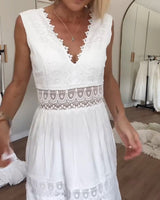 Charlotte – Abito di pizzo artigianale con scollo a V