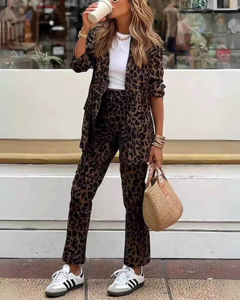 Arila™ – Set di abito e pantaloni con stampa leopardata