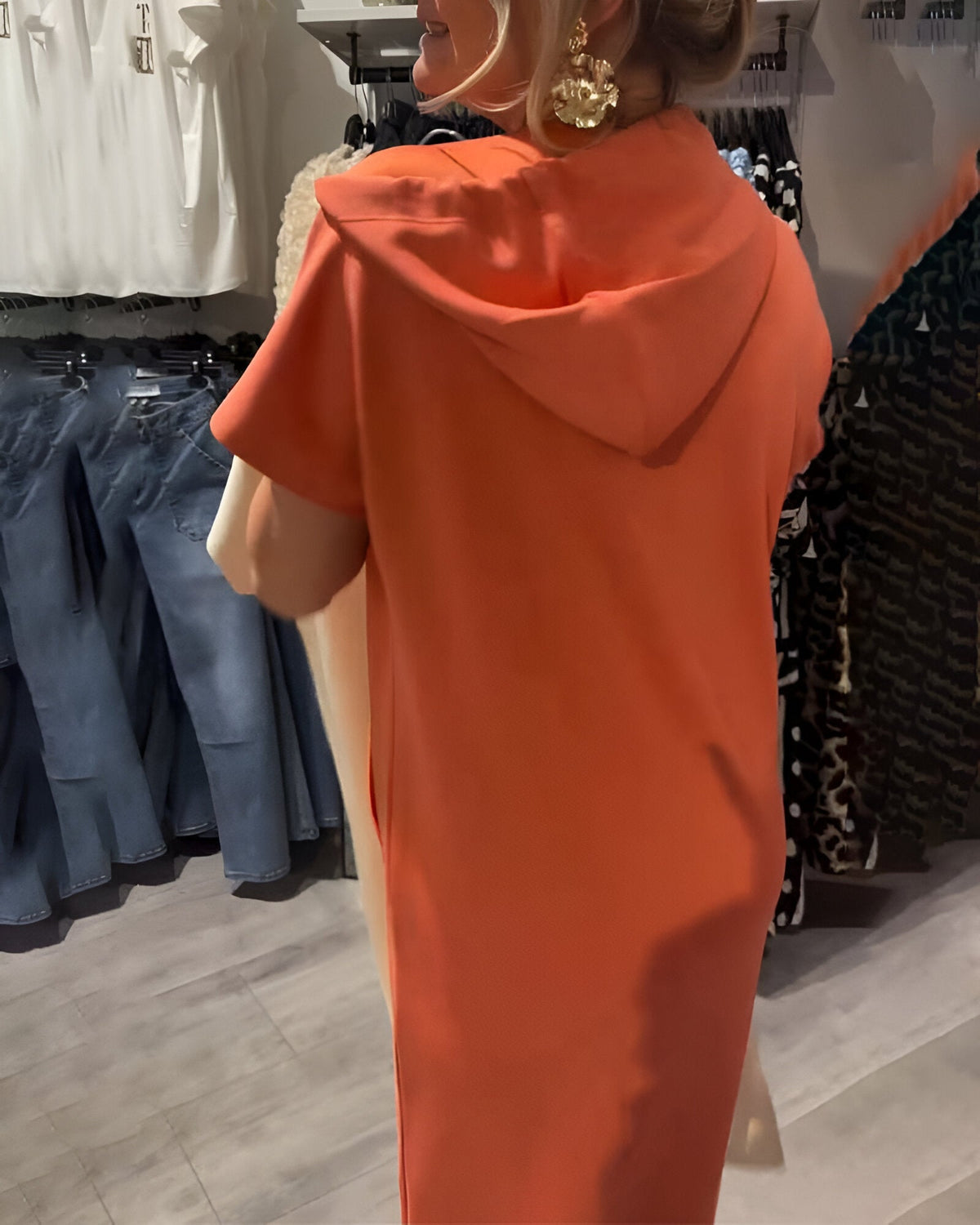 Saskia™ | Abito casual con cappuccio