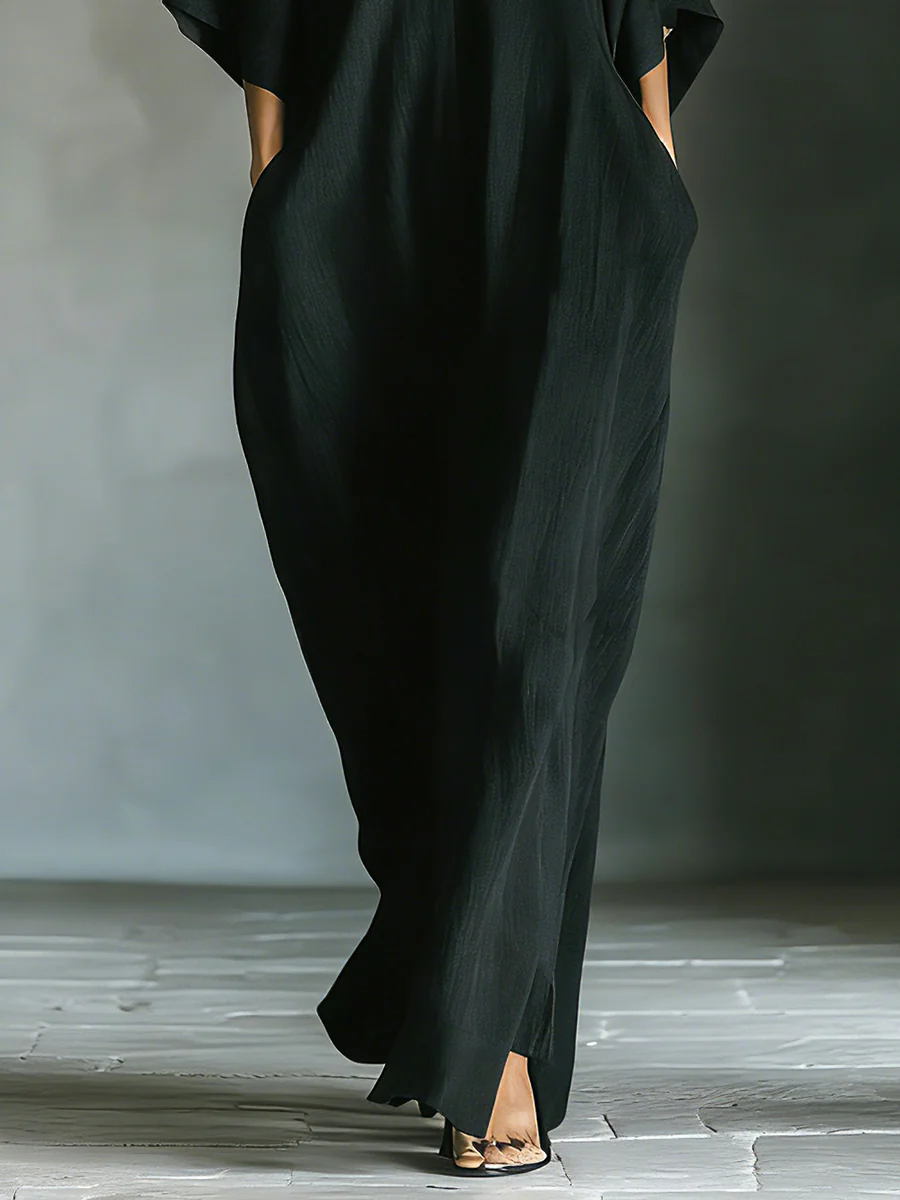 Caro – Abito Maxi Nero Minimalista con Maniche a Kimono da donna