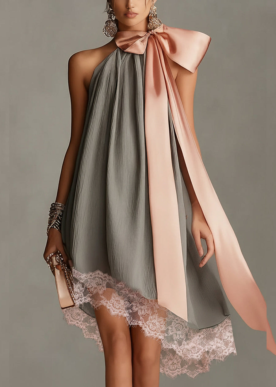 Beatrice | Mini abito grigio in satin con fiocco rosa e pizzo per Donna