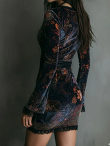 FLORANCE | Decote Pizzo & Silhueta Esculpida