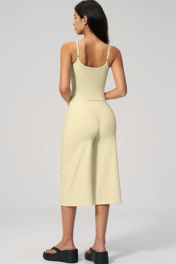 Nexus - Completo Top a Spalline e Pantaloni Corti a Gamba Larga per Donna