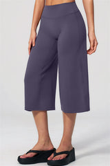 Nexus - Completo Top a Spalline e Pantaloni Corti a Gamba Larga per Donna