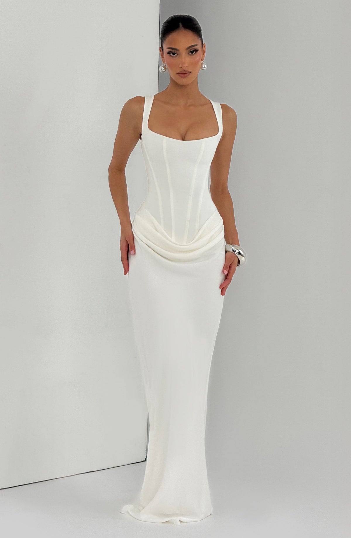 Leonor ❘ Abito maxi con scollo quadrado