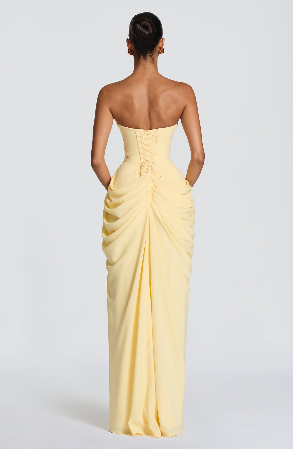 SKY - Eleganza escultural que define a tua figura da donna