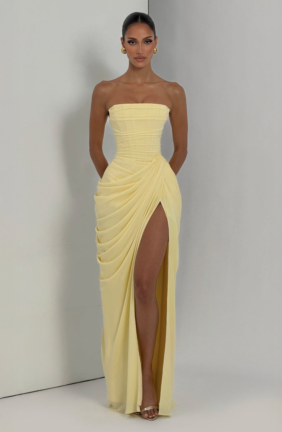 SKY - Eleganza escultural que define a tua figura da donna