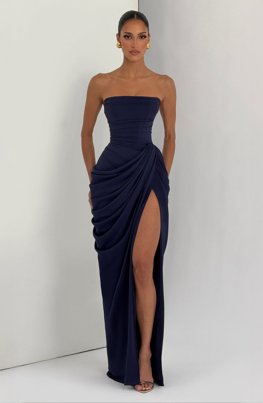 SKY - Eleganza escultural que define a tua figura da donna