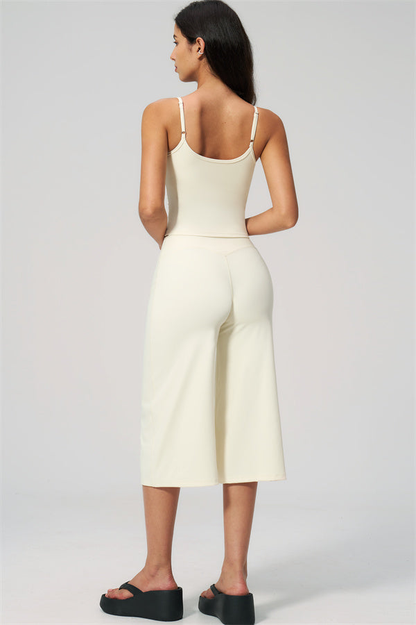 Nexus - Completo Top a Spalline e Pantaloni Corti a Gamba Larga per Donna