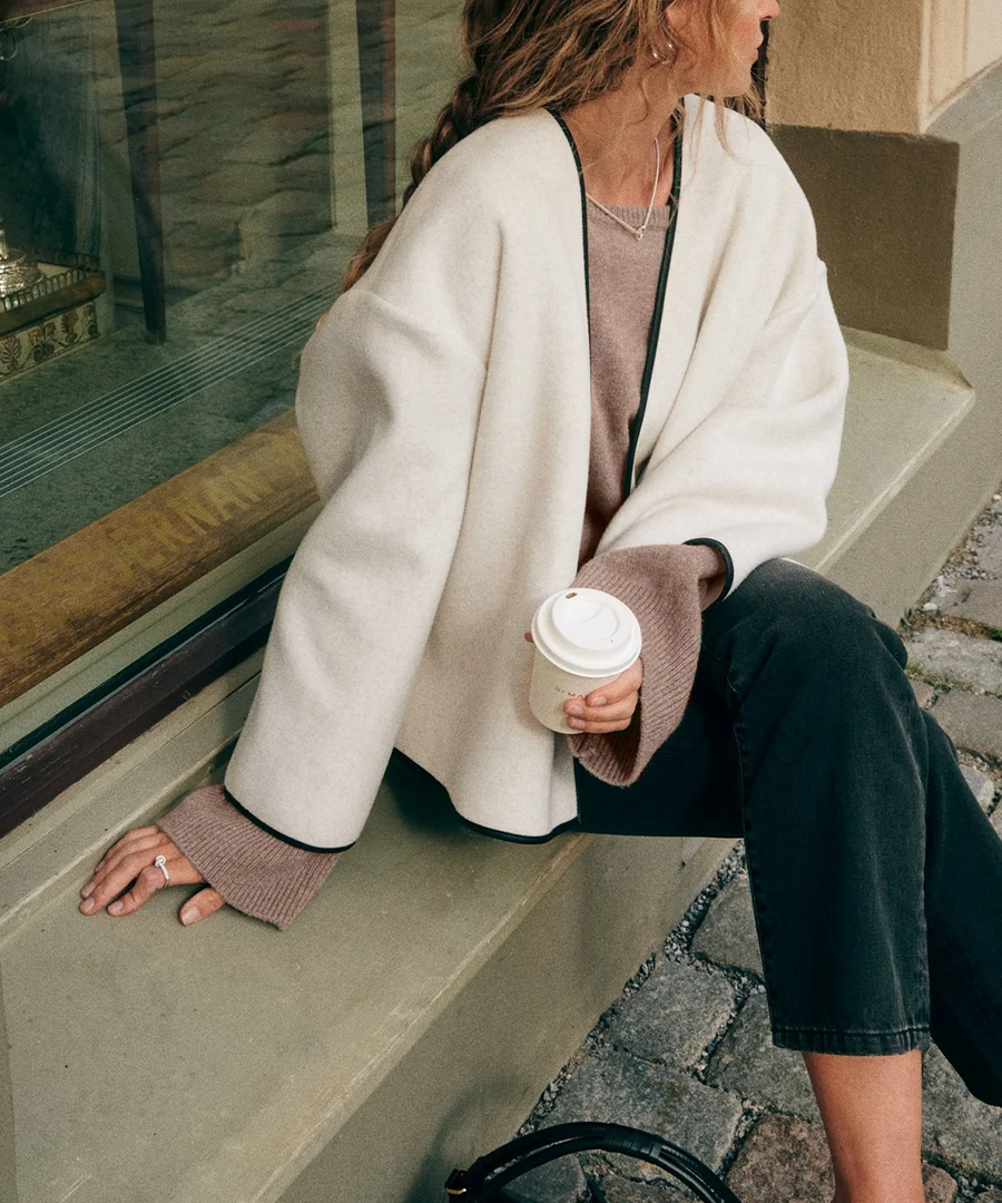 Isabella - Cappotto corto in stile minimalista francese con sciarpa