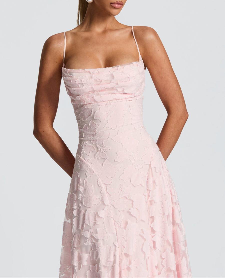 Rhoda™ – Eleganza fluida no stile maxi intemporal