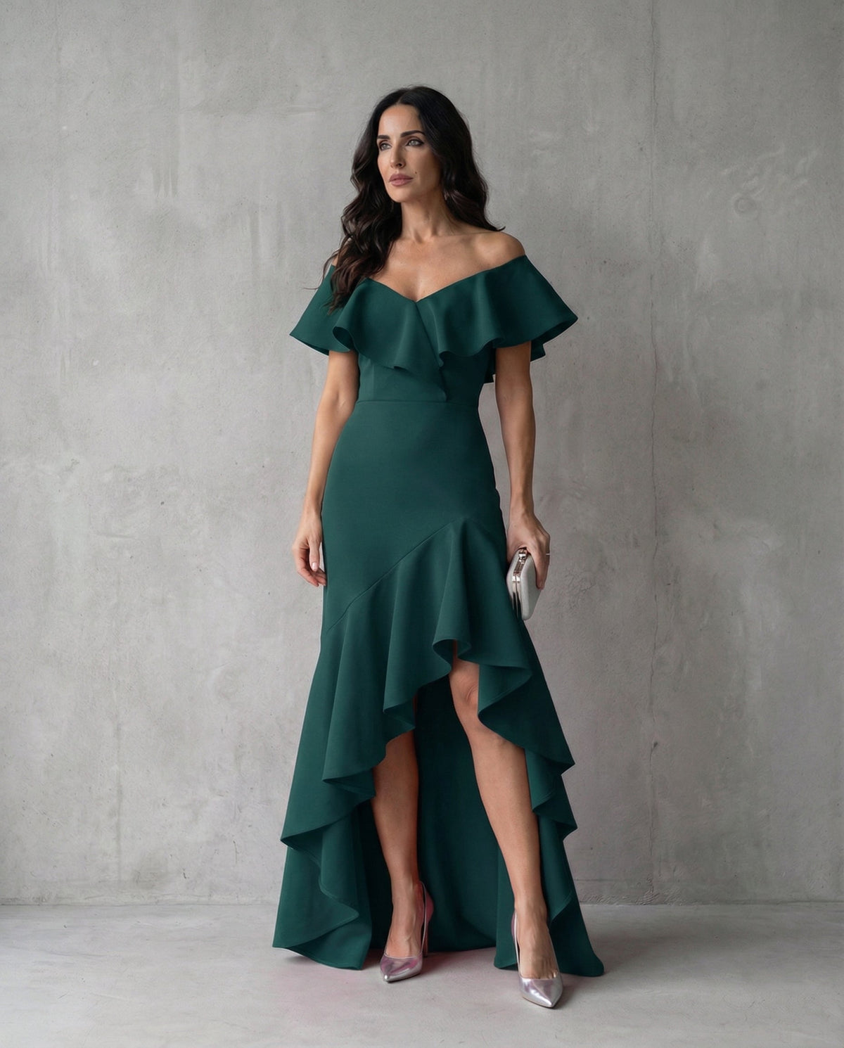 Isabel · Abito elegante da donna con volant e scollo a V